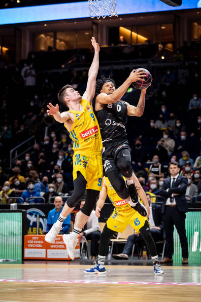 一些美国政 一些美国政